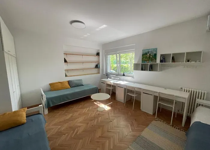 At The Burkulis' Apartman