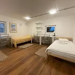 Apartman At The Burkulis' *