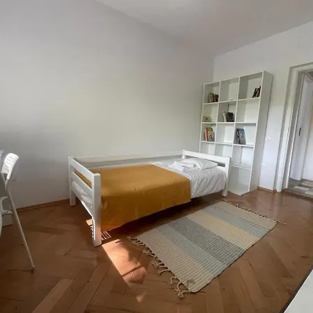 At The Burkulis' Апартаменти Любляна