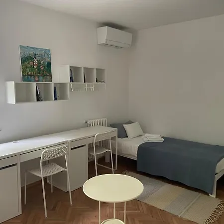 At The Burkulis' Апартаменти Любляна