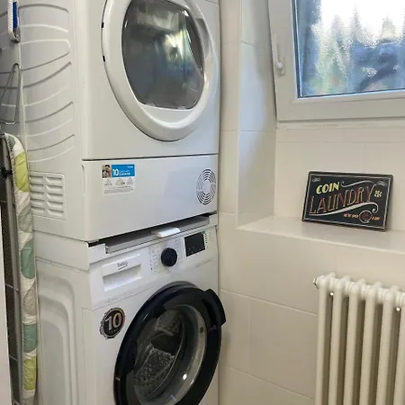 At The Burkulis' Lejlighed