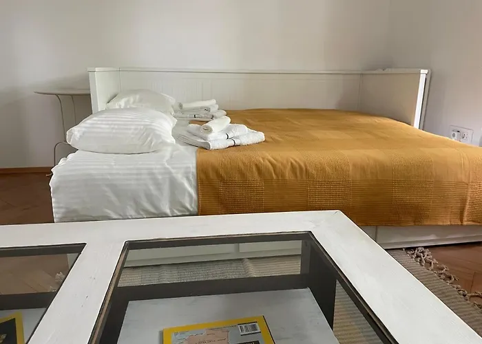 شقة At The Burkulis' *