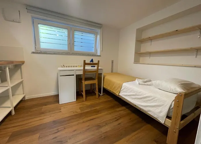 At The Burkulis' شقة