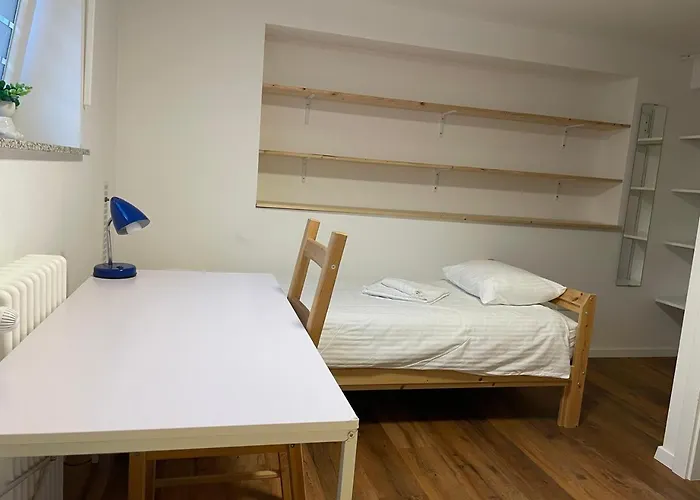 At The Burkulis' アパート リュブリャナ